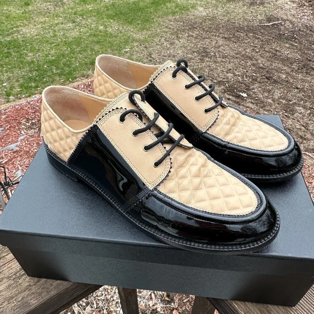 Chanel Size 39.5 18A Beige/Black Leather/Patent Leather Lace Up Oxford Shoes